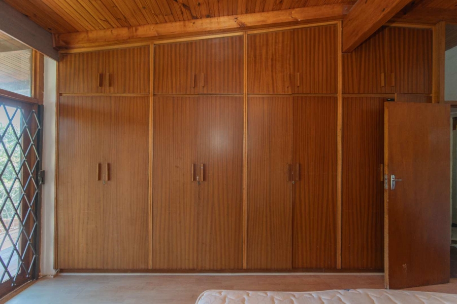 8 Bedroom Property for Sale in Summerstrand Eastern Cape